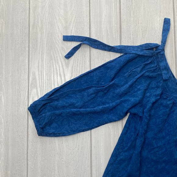 Holding Horses Women's Blue Damask Tie Shoulder Mini Shift Dress Size Medium - Picture 7 of 9